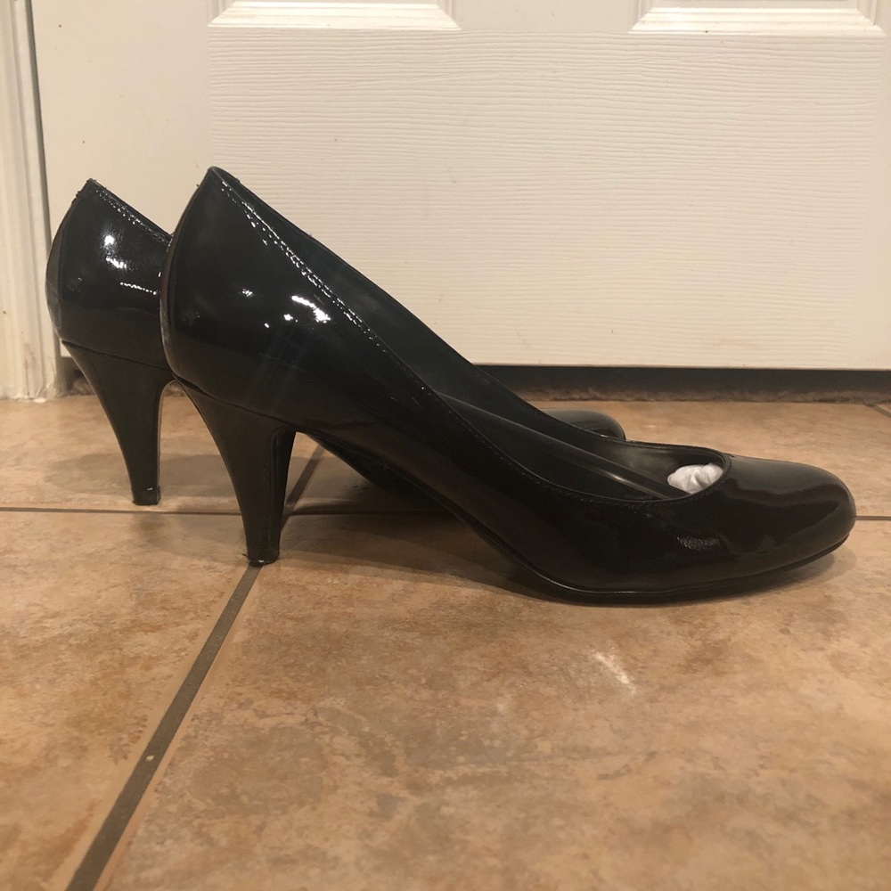 Steve Madden Black Patent Leather High Heel sz 8.5